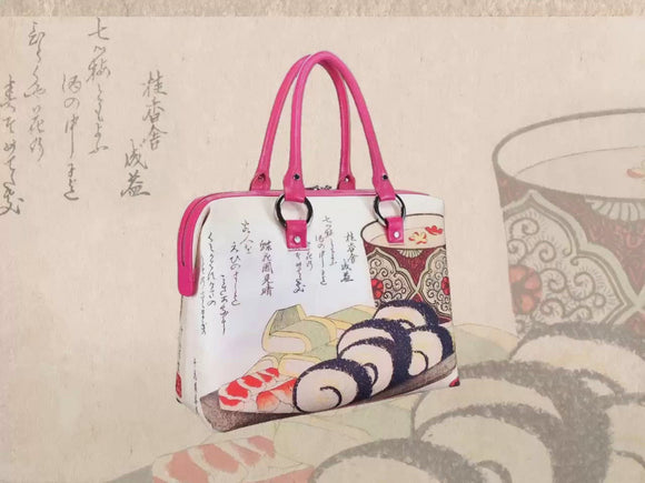 “Sushi” or “Vinegared Fish and Rice Food” (寿司), a Ukiyo-e masterpiece by Ryuryukyo Shinsai (柳々居辰斎), showcased in detail on handbag via video.